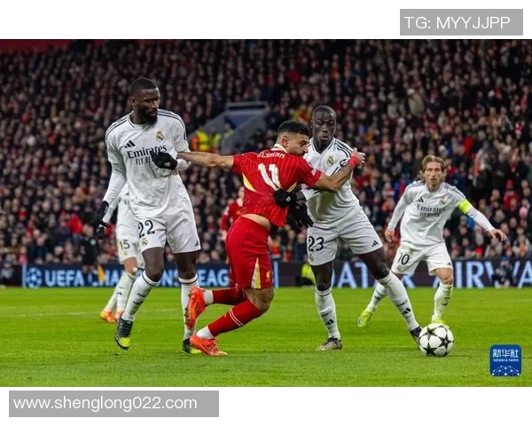 欧冠激战沙尔克04迎战皇马争夺小组出线关键战役 欧冠激战沙尔克04迎战皇马争夺小组出线关键战役